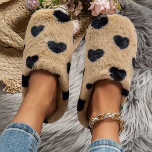 Women’s Cozy Tan and Black Heart Slippers